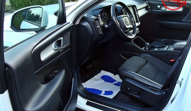 Volvo XC 40 T4 Momentum Pro full