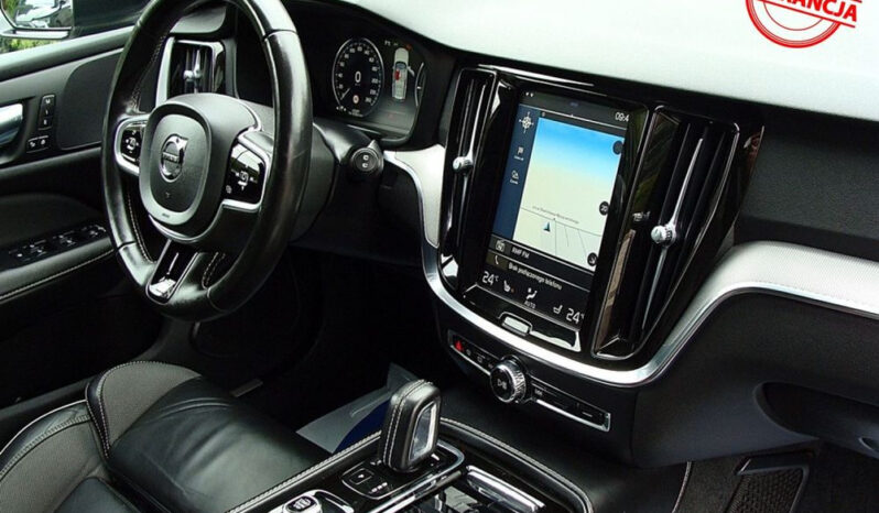 Volvo V60 T8 AWD Plug-In Hybrid R-Design full