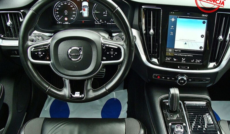 Volvo V60 T8 AWD Plug-In Hybrid R-Design full