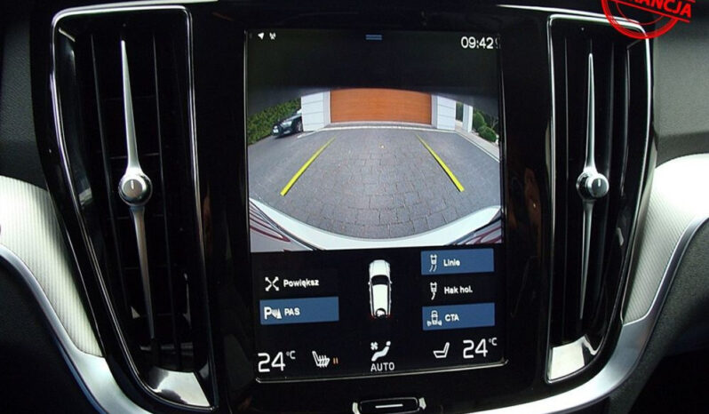 Volvo V60 T8 AWD Plug-In Hybrid R-Design full