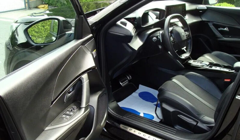Peugeot 2008 PureTech 130 EAT8 GT full